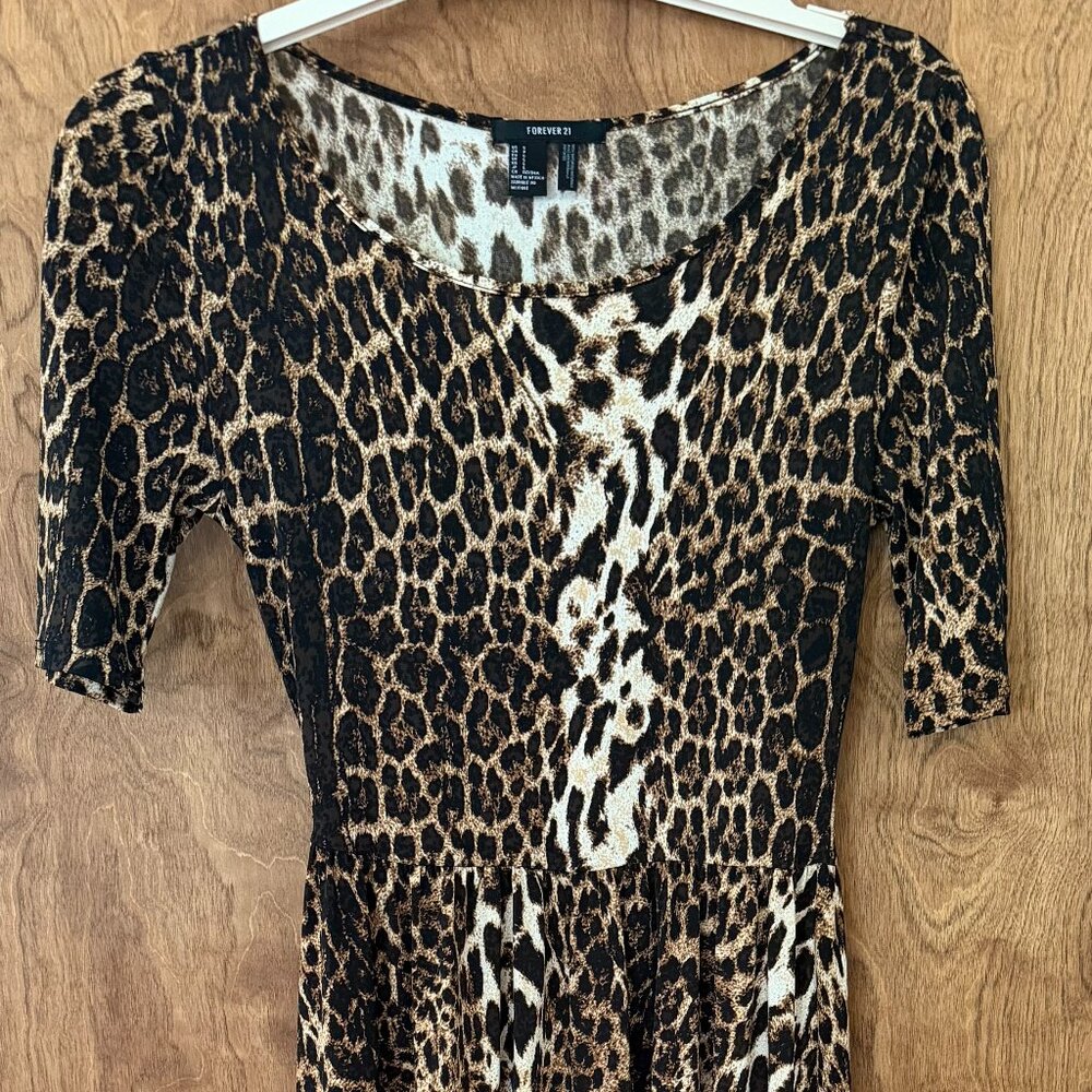 Forever 21 - Leopard print scoop neck half sleeve high-low dress - Size Small